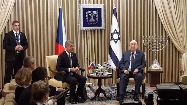 esk premir Andrej Babi a izraelsk prezident Reuven Rivlin pi setkn v Jeruzalm ped svtovm frem o holokaustu. (22. ledna 2020)