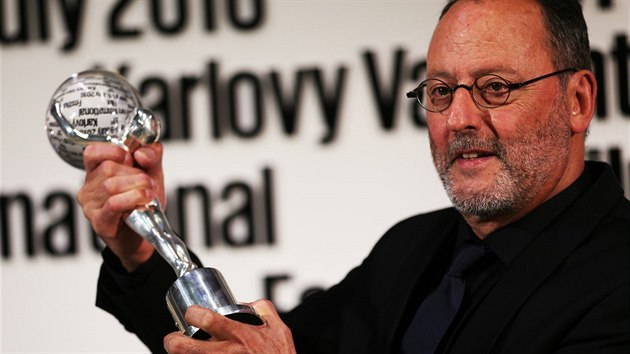 Jean Reno převzal Cenu prezidenta festivalu (4. července 2016).