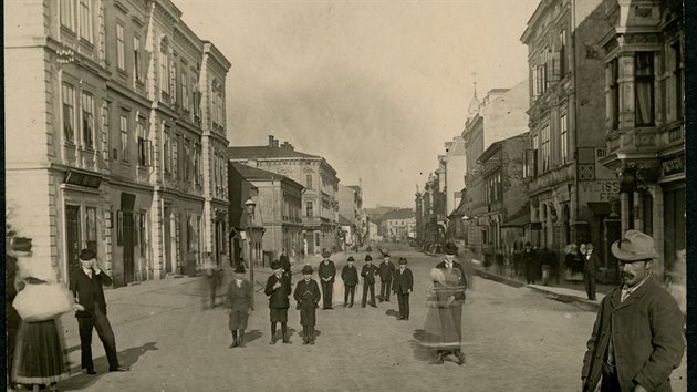 Sask Kupa (dnes Hlavn tda) v prvn polovin 20. let 19. stolet, kdy se stala hlavn ulic v nov
vzniklm eskm Tn, ovem ji
bez elektrick drhy zruen na jae
roku 1921.
