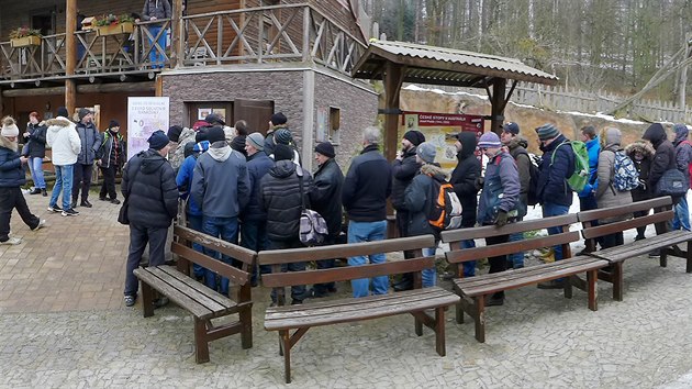 S extrmnm zjmem kupujcch se v nedli 26. ledna setkal prodej specilnch sbratelskch bankovek Euro Souvenir.