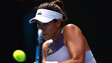 panlka Garbin Muguruzaová odehrává míek bhem osmifinále Australian Open.