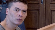 Obalovaný Vietnamec Quoc Thang Hoang u Vrchního soudu v Praze (29. 1. 2020)
