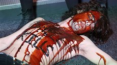 Vystoupení aktivist� ze skupiny Extinction Rebellion na Motor Show v Bruselu...