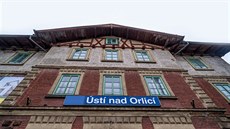 Výpravní budova v Ústí nad Orlicí je dokladem nádraní architektury na konci...