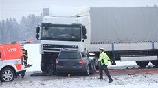 Pi sráce osobního auta a kamionu u Jihlavy zemel idi meního z voz.