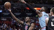 Kawhi Leonard z Los Angeles Clippers zakonuje v utkání proti Miami Heat.