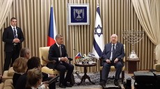 eský premiér Andrej Babi a izraelský prezident Reuven Rivlin pi setkání v...