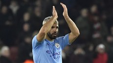 Sergio Agüero se raduje z výhry Manchesteru City.