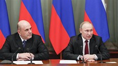 Ruský prezident Vladimir Putin a nový pedseda vlády Michail Miustin na...