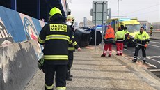Nehoda tramvaje a osobního vozidla v ulici Milady Horakové u výjezdu z tunelu...