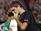 výcar Roger Federer bhem semifinále Australian Open.