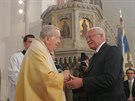 K devadestinm arcibiskupovi Karlu Otenkovi popl prezident Vclav Klaus...