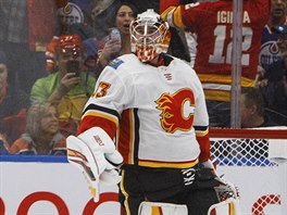 David Rittich z Calgary oslavuje vhru nad Edmontonem.