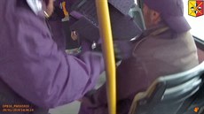 Ozbrojeného mue dopadli policisté v tramvaji