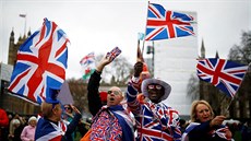 Zastánci brexitu slaví na Parliament Square v Londýn. (31. ledna 2020)