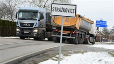 Kolem Strá�kovic postaví obchvat. Jeho délka bude p�es dva kilometry.