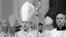 Královéhradecká diecéze byla bez biskupa více ne ticet let, 27. ledna 1990 se...