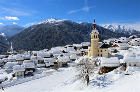 Malebn alpsk vesnika Obertilliach se nachz pln na jihu spolkov zem...