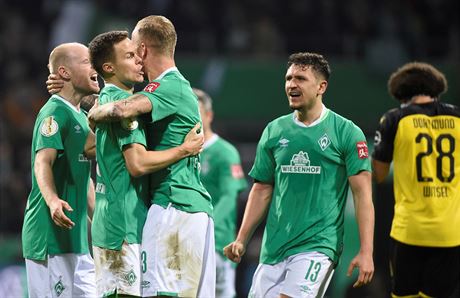 Fotbalisté Werderu Brémy slaví pekvapivé pohárové vítzství nad Borussií...