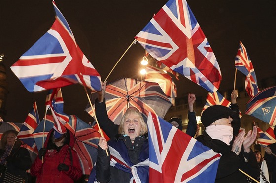 Britové v ulicích slavili vystoupení z Evropské unie. (31. ledna 2020)