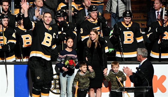 Zamává Zdeno Chára Bostonu a odejde jinam? Nebo ukoní kariéru? i jen napíná fanouky?