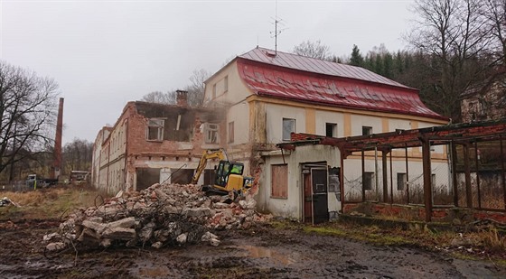Demolice starých lázní v Blovsi (4. února 2020)