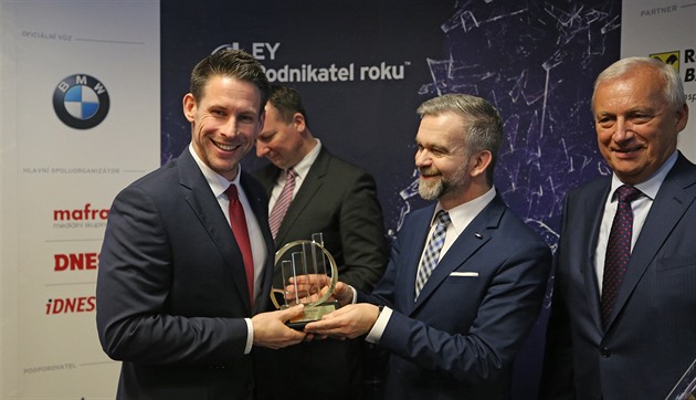 Podnikatelem roku Kraje Vysoina se stal tyicetiletý Tomá Vránek (vlevo)....