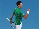 Srb Novak Djokovi se povzbuzuje ve finále Australian Open.