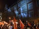 V Berlín protestují kvli zvolení svobodného demokrata Thomase Kemmericha...