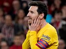 Zklamaný Lionel Messi, kapitán Barcelony, po vyazení ze panlského poháru od...