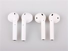 ínské kopie za sto korun versus originální Apple AirPods