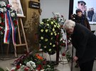 Poslední rozlouení s Luboem Dobrovským ve stranickém krematoriu. (7. února...