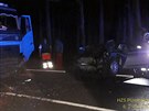 Pi nehod osobnho vozidla s nkladnm u Plas na Plzesku se zranili tyi...