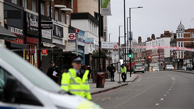 Britsk policie v jinm Londn zastelila mue, kter noem vn zranil nkolik lid. (2 nora 2020)