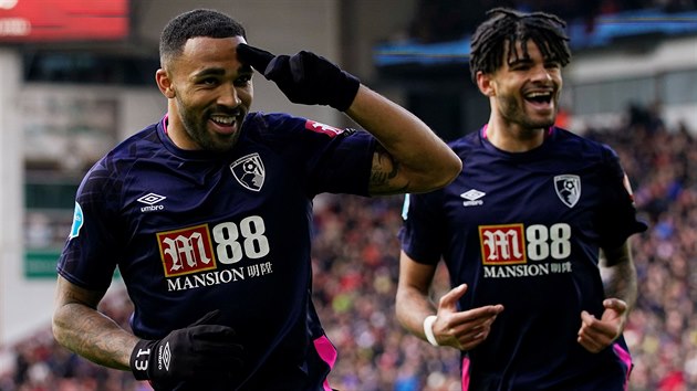 Callum Wilson z Bournemouthu oslavuje gl se spoluhrem Philipem Billingem.