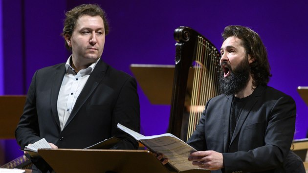 Kreimir Straanac (vlevo) a Christophe Dumaux pi proveden oratoria San Giovanni Battista od Alessandra Stradelly