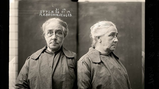 Potraty provdla i Mary Rubina Brownleeov. V roce 1923, bylo j tyiaedest let, se stala obt rozshl policejn akce. Vsledek? Dvanct msc lehk nucen prce.