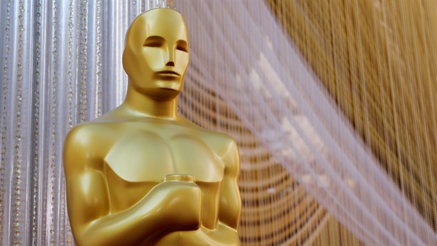 Oscarová socha v dějišti 92. ročníku cen Americké filmové akademie