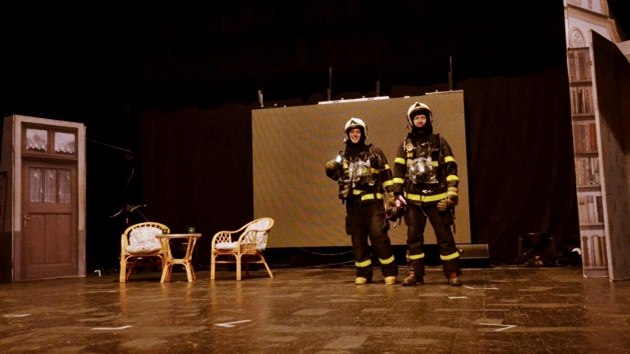 Pi poru v Dom kultury msta Ostravy museli hasii preventivn evakuovat 580 lid. (8. nora 2020)