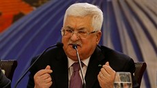 Pedseda palestinské samosprávy Mahmúd Abbás reaguje v Ramalláhu na americký...