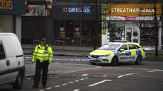 Britská policie v jižním Londýně zastřelila muže, který nožem vážně zranil... | na serveru Lidovky.cz | aktuální zprávy