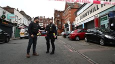 Britská policie v jiním Londýn zastelila mue, který noem ván zranil...