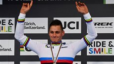 Nizozemec Mathieu van der Poel ovládl závod ve výcarském Dübendorfu.