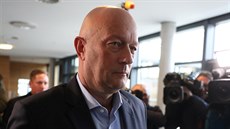 Nový durynský premiér Thomas Kemmerich ze Strany svobodných demokrat (FDP)...