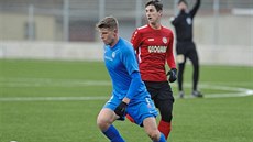 Bosenský úto�ník Imad Rondi� (vp�edu) se v týmu fotbalist� Liberce uvedl v...
