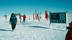Američtí výzkumníci na základně Amundsen - Scott na jižním pólu