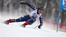 Italská lyaka Sofia Goggiaová na trati super-G v Krasné Poljan