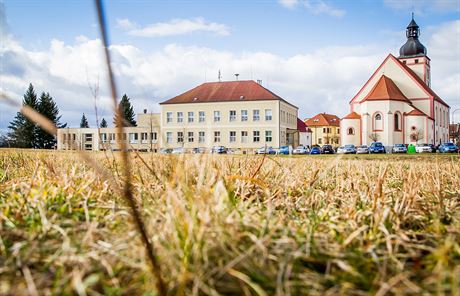 Na pozemku v lokalit Farská louka v Rudolfov má vyrst nákupní centrum, nová...