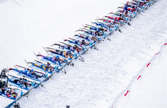 Program biatlonovho mistrovstv svta v Anterselv zaal smenou tafetou.
