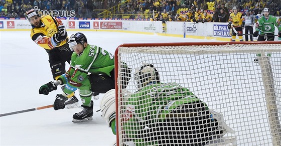 Ilustrační foto z duelu hokejistů Mladé Boleslavi (zelená)